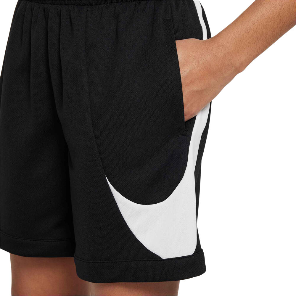 Nike bermuda niño B NK DF MULTI+ SWOOSH SHORT vista detalle
