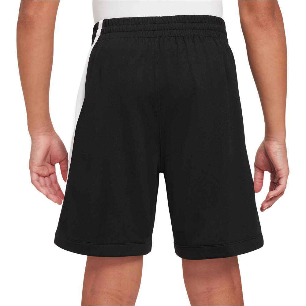 Nike bermuda niño B NK DF MULTI+ SWOOSH SHORT vista trasera