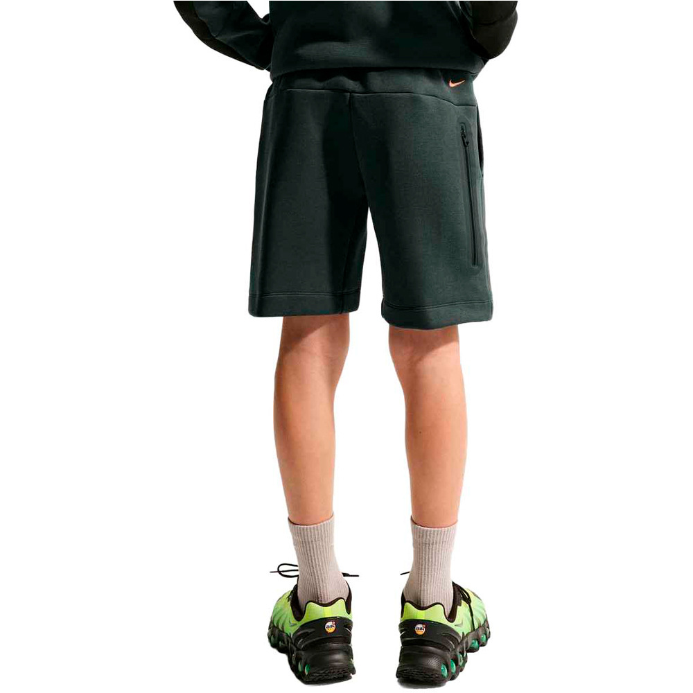 Nike bermuda niño B NSW TCH FLC SHORT - PD vista trasera