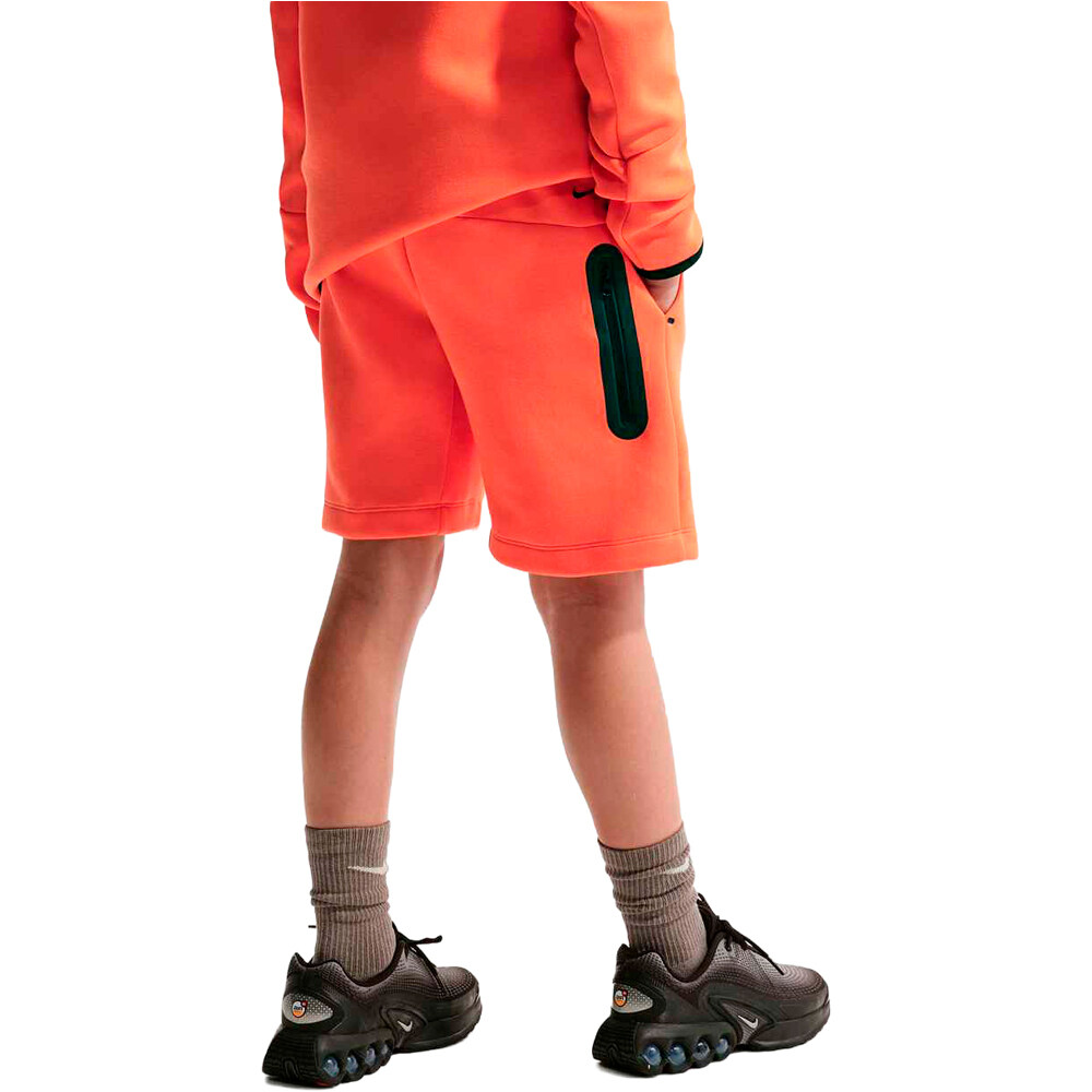 Nike bermuda niño B NSW TCH FLC SHORT - PD vista trasera