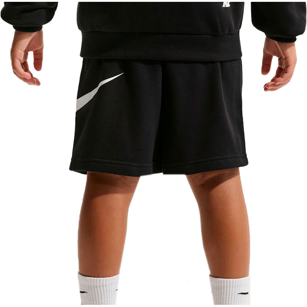 Nike bermuda niño K NSW CLUB FT SHORT BRAND NG vista trasera