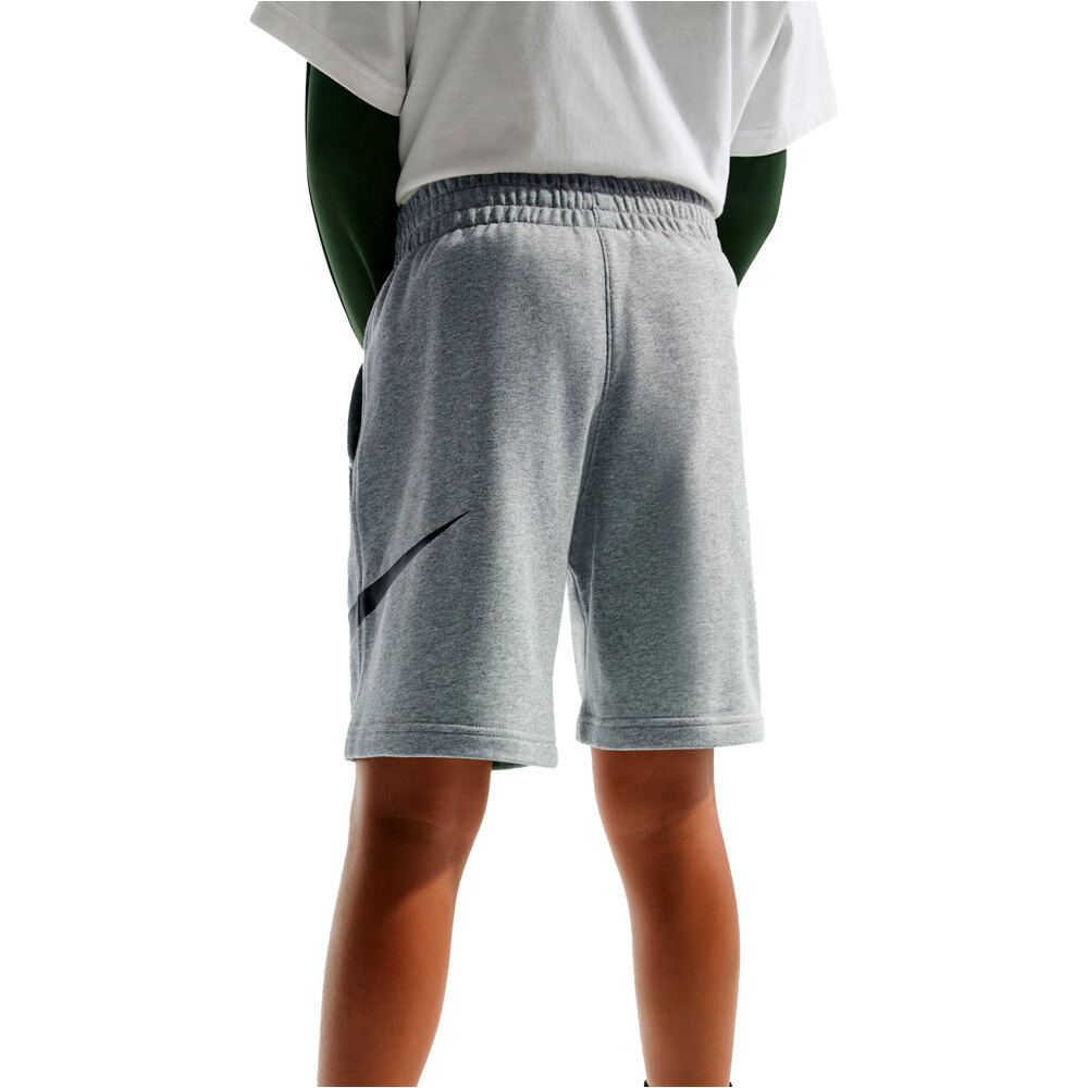 Nike bermuda niño K NSW CLUB FT SHORT BRAND NG vista trasera