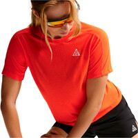 Nike camiseta entrenamiento manga corta mujer W ACG TRAIL DF SS TOP 04