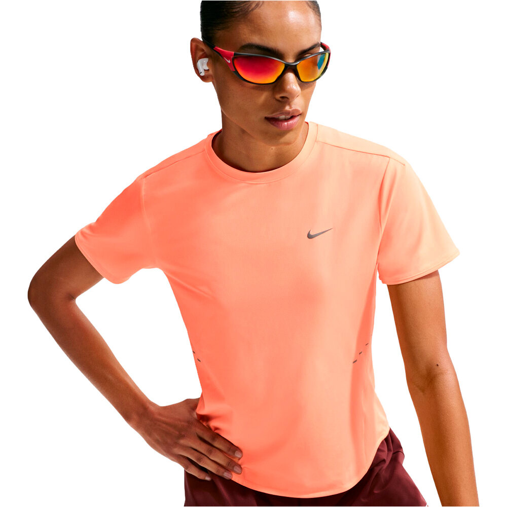 Nike camiseta entrenamiento manga corta mujer W NK SWIFT DF SS TOP vista detalle