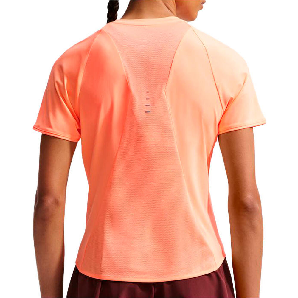 Nike camiseta entrenamiento manga corta mujer W NK SWIFT DF SS TOP vista trasera
