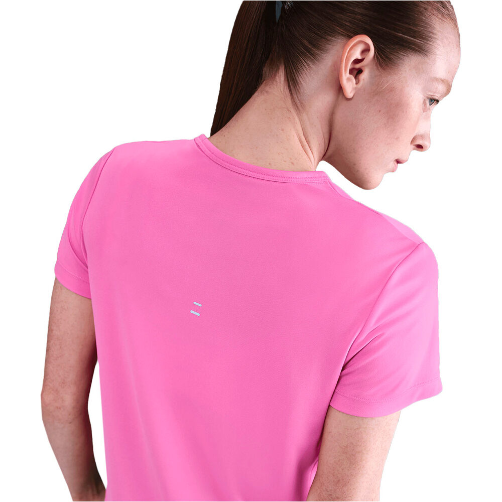 Nike camiseta entrenamiento manga corta mujer W NK TEMPO DF SS TOP vista detalle