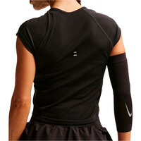 Nike camiseta entrenamiento manga corta mujer W NK TEMPO SWOOSH RUN DF SS vista trasera