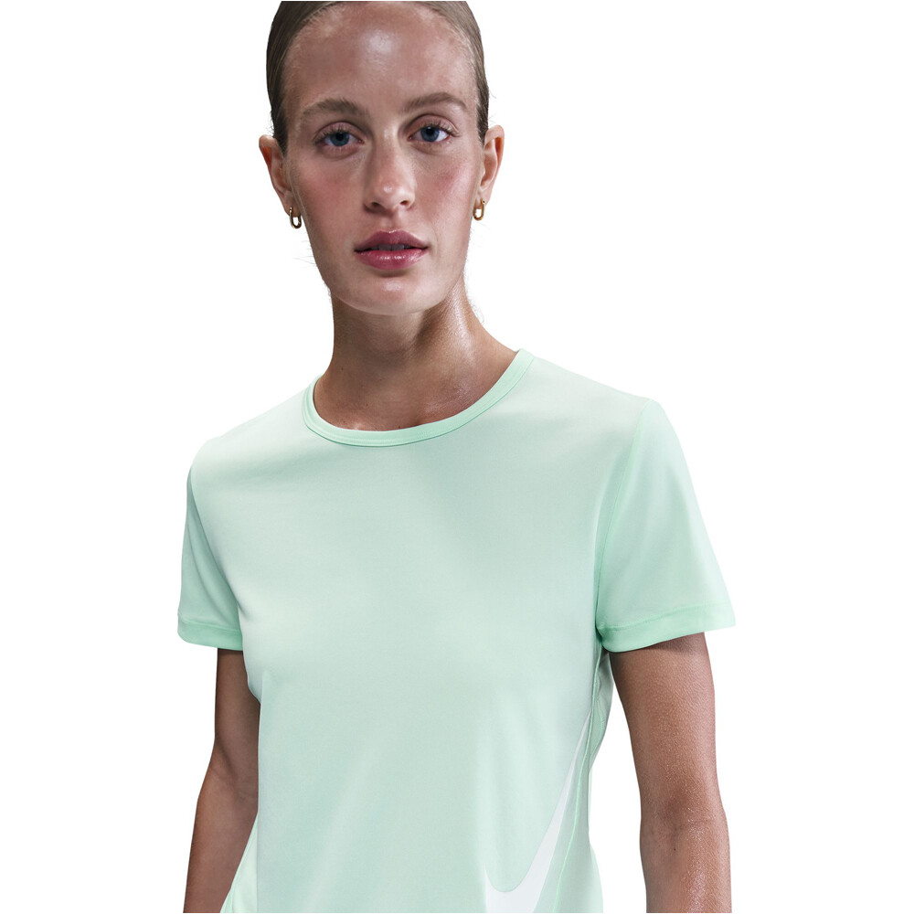 Nike camiseta entrenamiento manga corta mujer W NK TEMPO SWSH HBR DF SS TOP vista detalle
