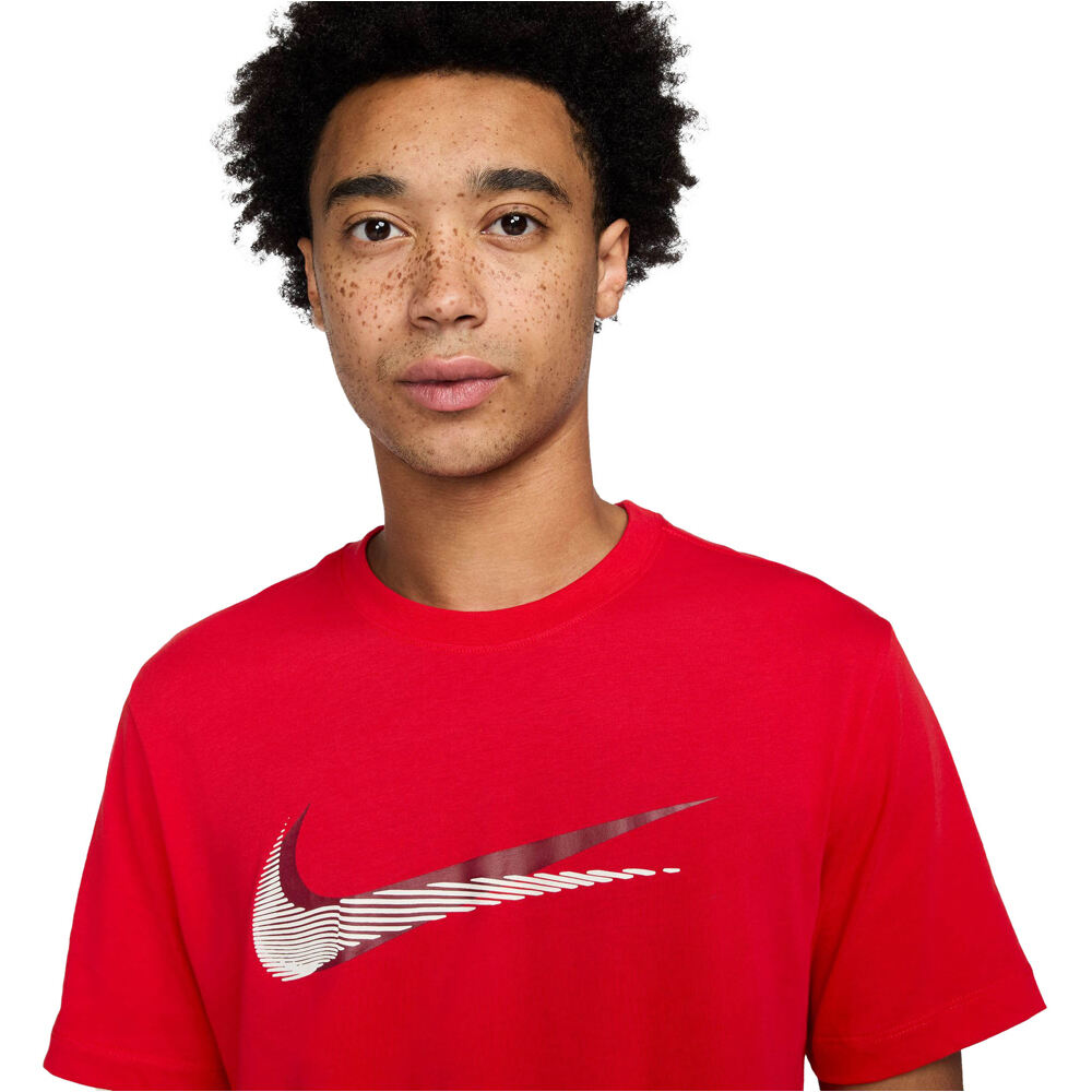 Nike camiseta manga corta hombre M NSW TEE 12MO SWSH SP25 vista detalle