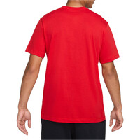 Nike camiseta manga corta hombre M NSW TEE 12MO SWSH SP25 vista trasera