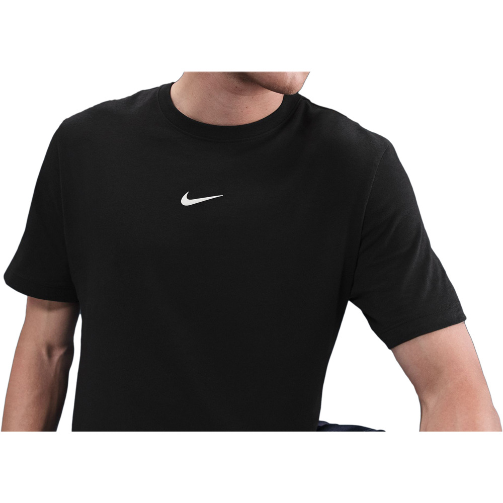 Nike camiseta manga corta hombre U NSW TEE BB FW vista detalle