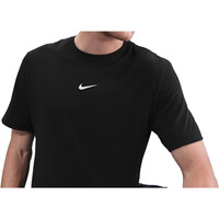Nike camiseta manga corta hombre U NSW TEE BB FW vista detalle