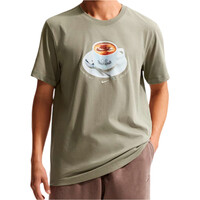 Nike camiseta manga corta hombre U NSW TEE STD CAFE SWOOSH MUG vista frontal