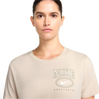 Nike camiseta manga corta mujer W NSW CLUB SS TEE CC vista detalle