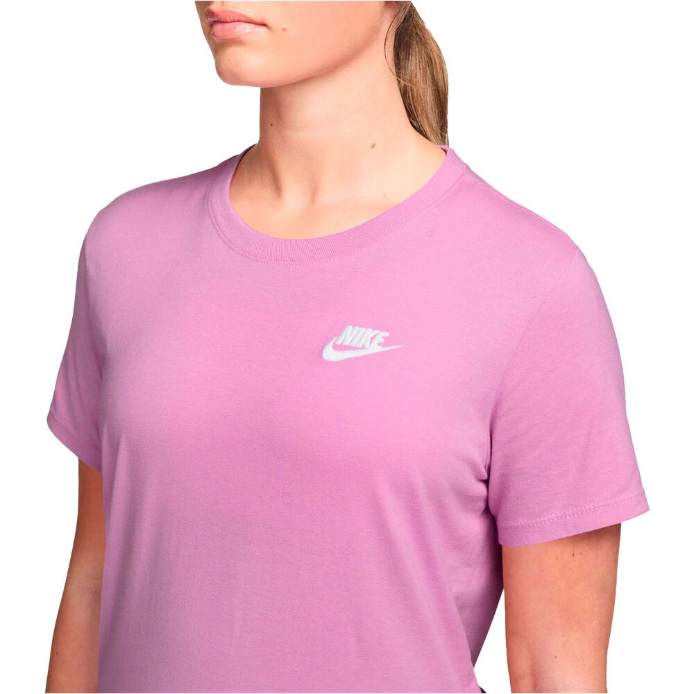 Nike camiseta manga corta mujer W NSW CLUB SS TEE vista detalle