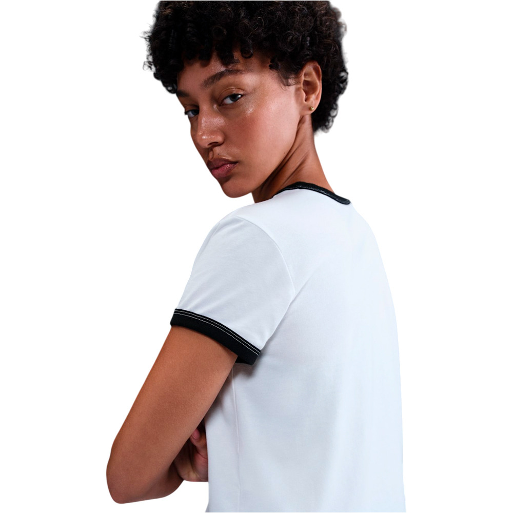 Nike camiseta manga corta mujer W NSW SS RINGER TEE VNTG RUN vista detalle