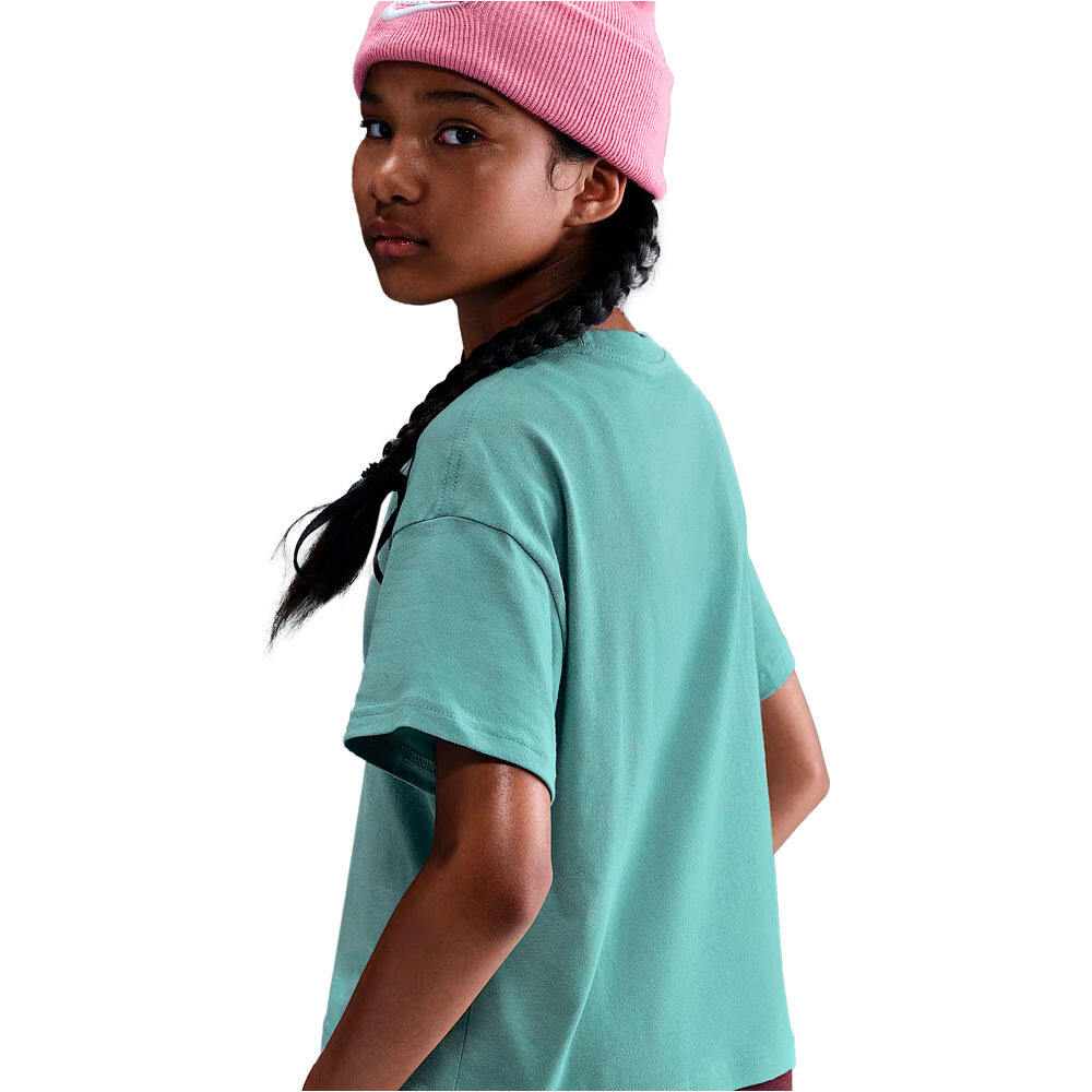 Nike camiseta manga corta niña G NSW TEE BOXY ESSNTL LBR vista trasera