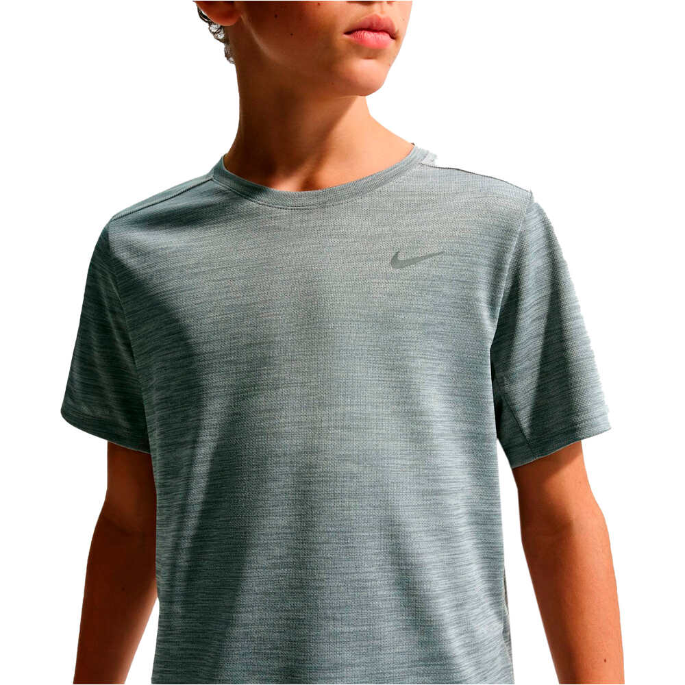 Nike camiseta manga corta niño K NK DF MILER SS TOP vista detalle
