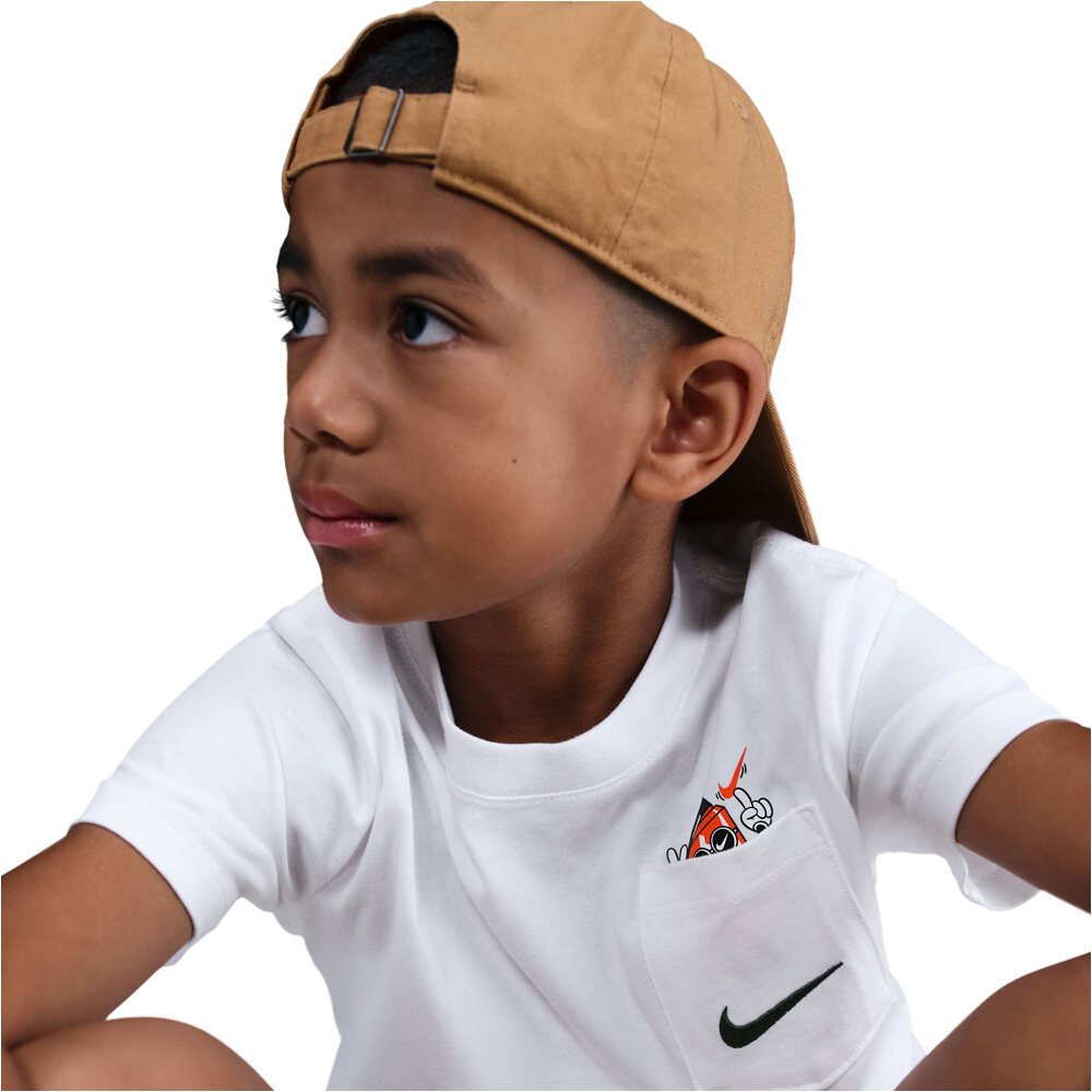Nike camiseta manga corta niño K NSW TEE BOXY PKT 04