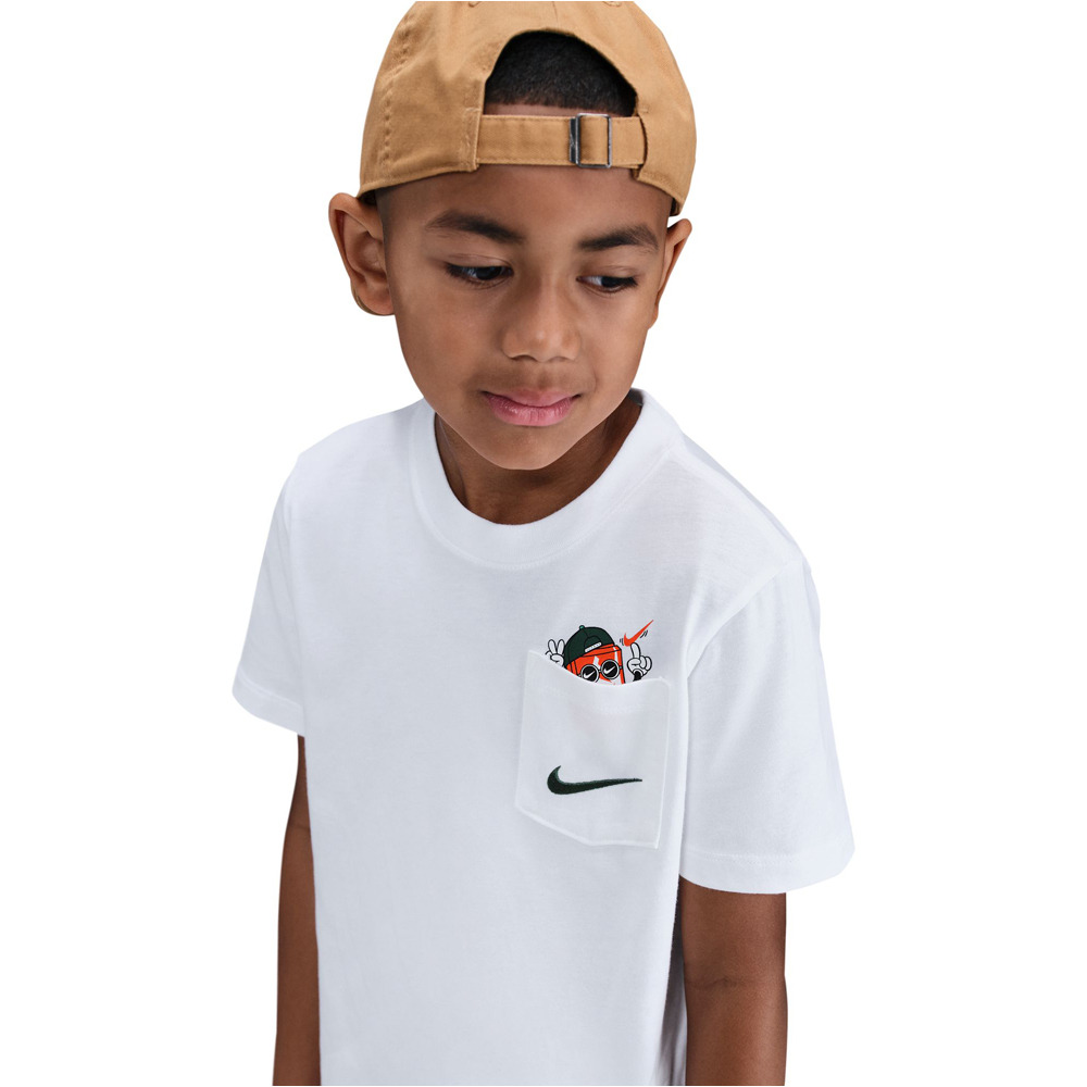 Nike camiseta manga corta niño K NSW TEE BOXY PKT vista detalle