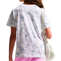 Nike camiseta manga corta niño K NSW TEE HBR AOP vista trasera
