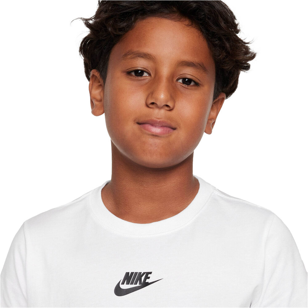 Nike camiseta manga corta niño K NSW TEE LOGOS vista detalle