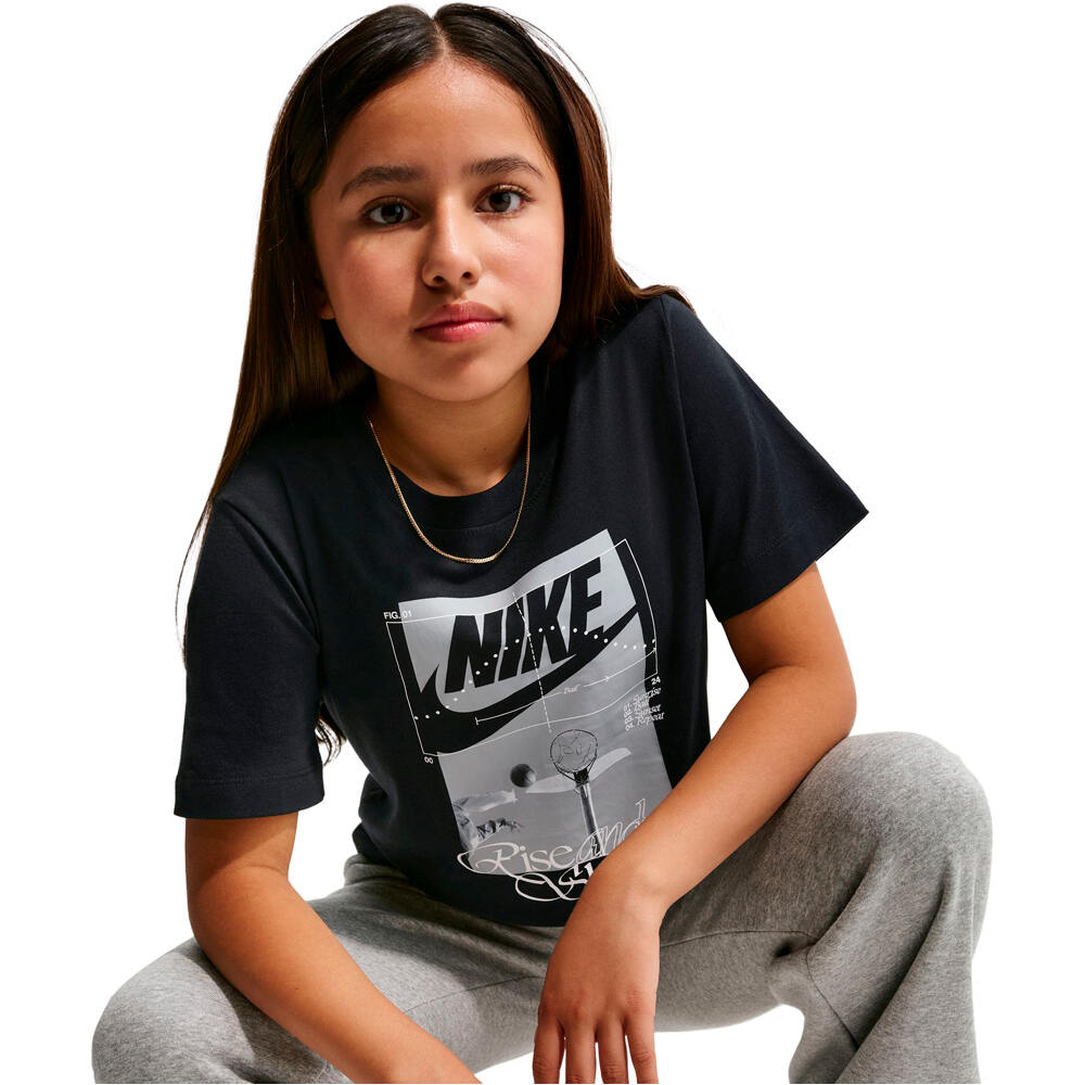 Nike camiseta manga corta niño K NSW TEE RISE AND SHINE 04
