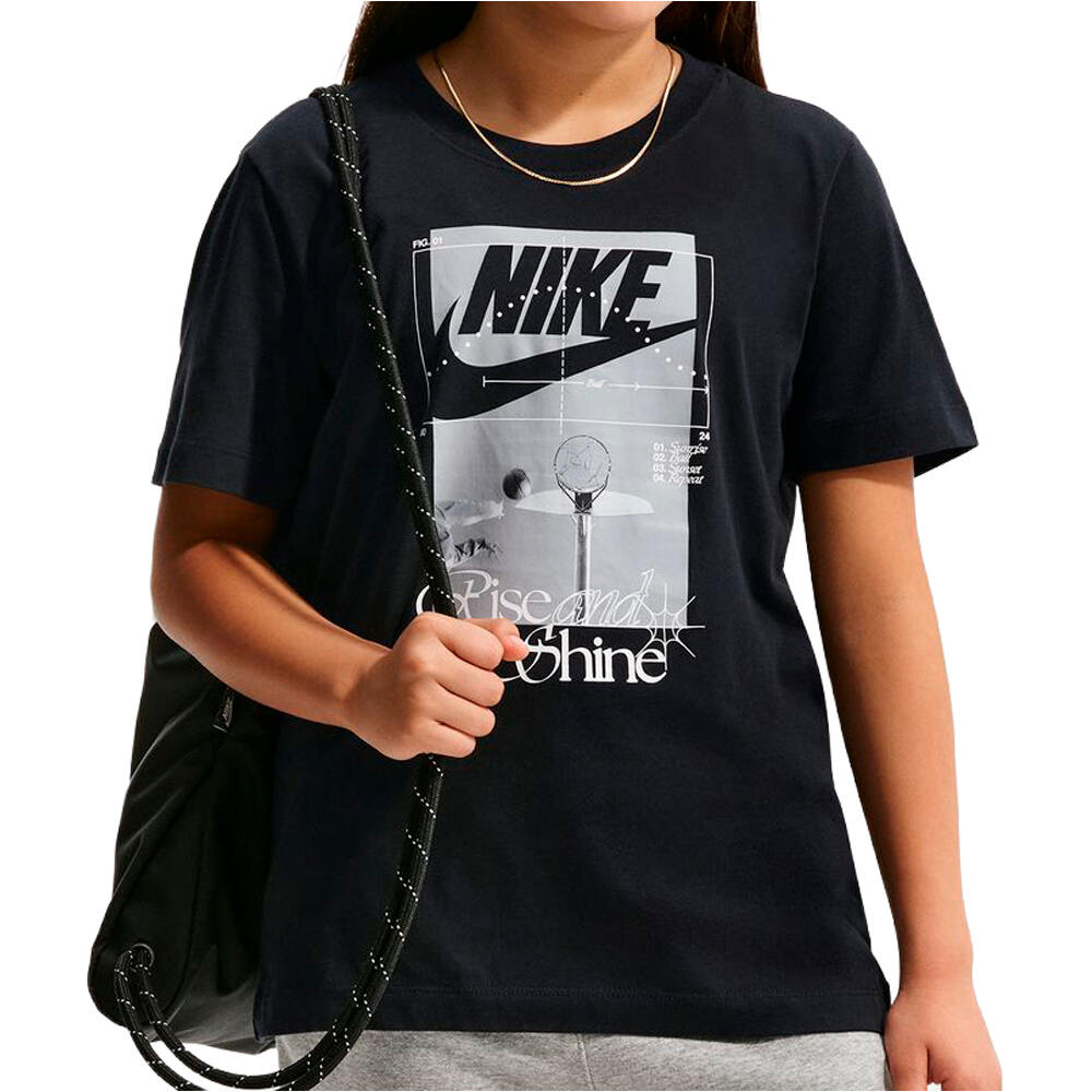 Nike camiseta manga corta niño K NSW TEE RISE AND SHINE vista frontal