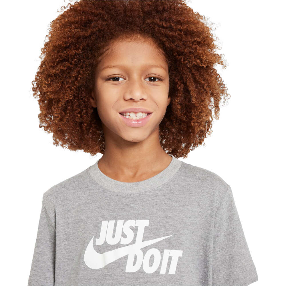 Nike camiseta manga corta niño M_K NSW TEE JDI HBR vista detalle