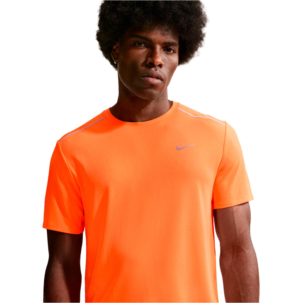 Nike camiseta técnica manga corta hombre M NK DF UV MILER SS vista detalle