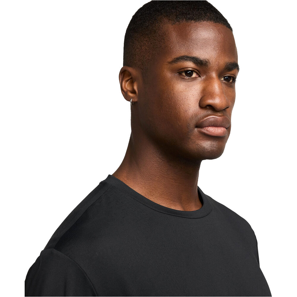 Nike camiseta técnica manga corta hombre M NK DFADV RUN PINNACLE SS TOP vista detalle