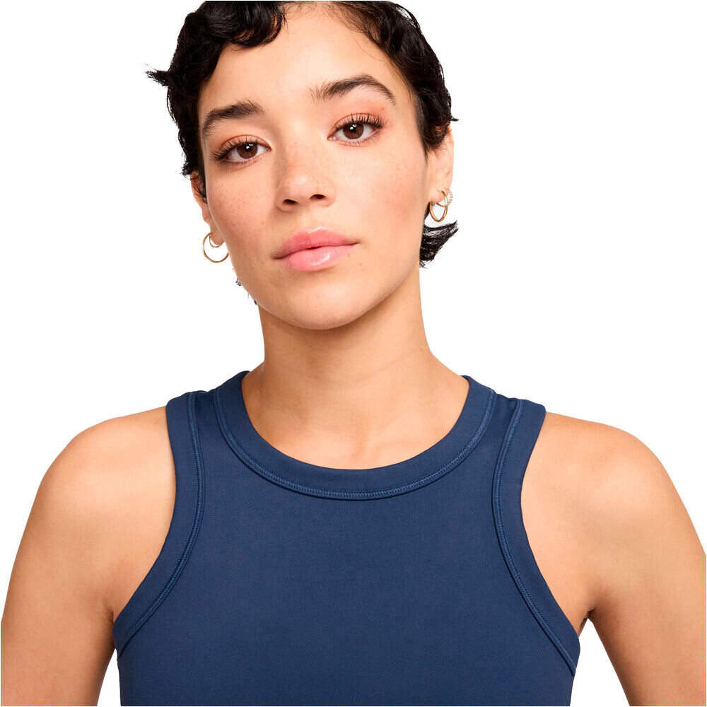 Nike camiseta tirantes fitness mujer W NK ONE FITTED DF CROP TANK vista detalle