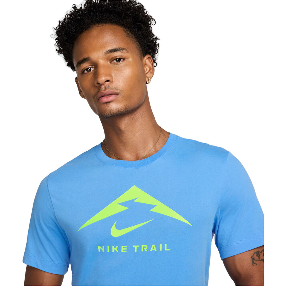Nike camisetas trail running manga corta hombre M NK DF TEE TRAIL LOGO vista detalle