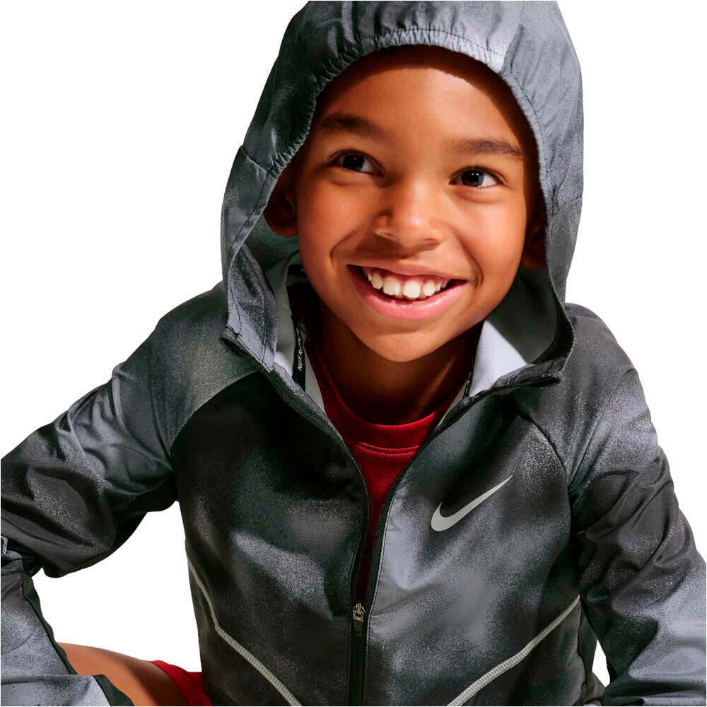 Nike chaqueta niño K NK UV + REPEL MILER JACKET N 04