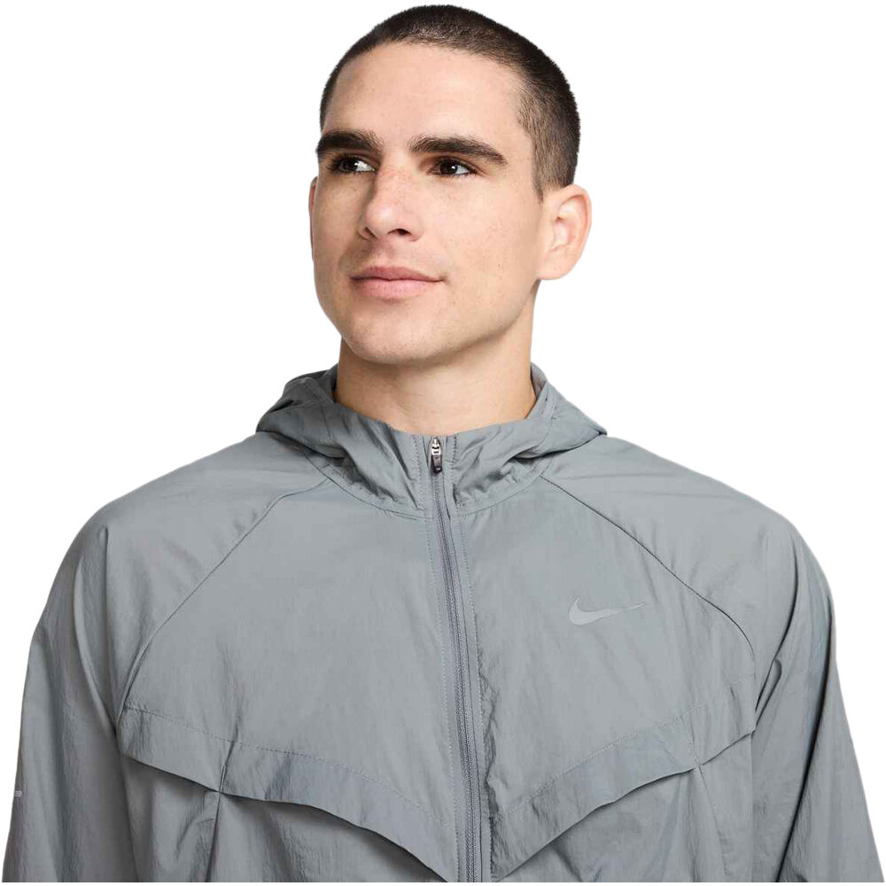 Nike CHAQUETA RUNNING HOMBRE M NK DF UV STRIDE JACKET vista detalle