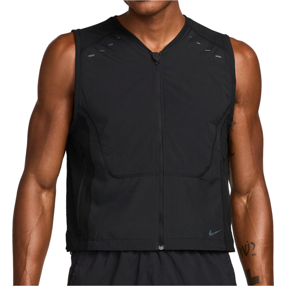 Nike CHAQUETA RUNNING HOMBRE M NK DFADV RUN PINCL UTLY VEST vista frontal