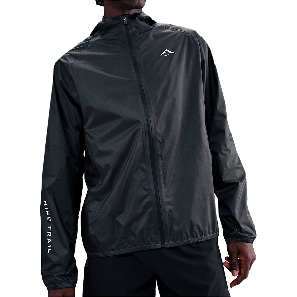 Nike CHAQUETA RUNNING HOMBRE M NK SF TRAILWIND WTRPRF JKT vista frontal