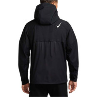 Nike CHAQUETA RUNNING HOMBRE M NK SFADV AEROSWFT BRTBLE JKT vista trasera