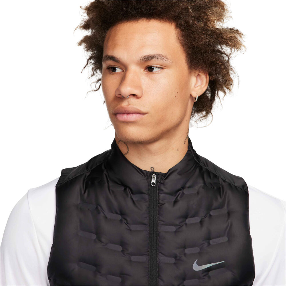 Nike CHAQUETA RUNNING HOMBRE M NK TFADV RPL AEROLOFT VST vista detalle
