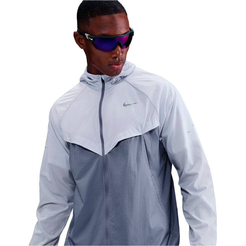 Nike CHAQUETA RUNNING HOMBRE M NK UV RPL STRIDE JACKET vista detalle