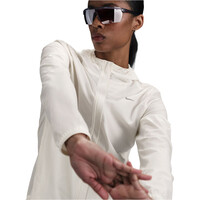 Nike CHAQUETA RUNNING MUJER W NK SWIFT RPL PKBL JKT 04