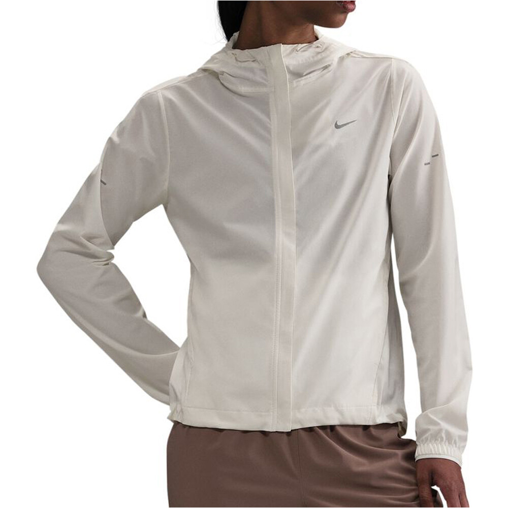 Nike CHAQUETA RUNNING MUJER W NK SWIFT RPL PKBL JKT vista frontal