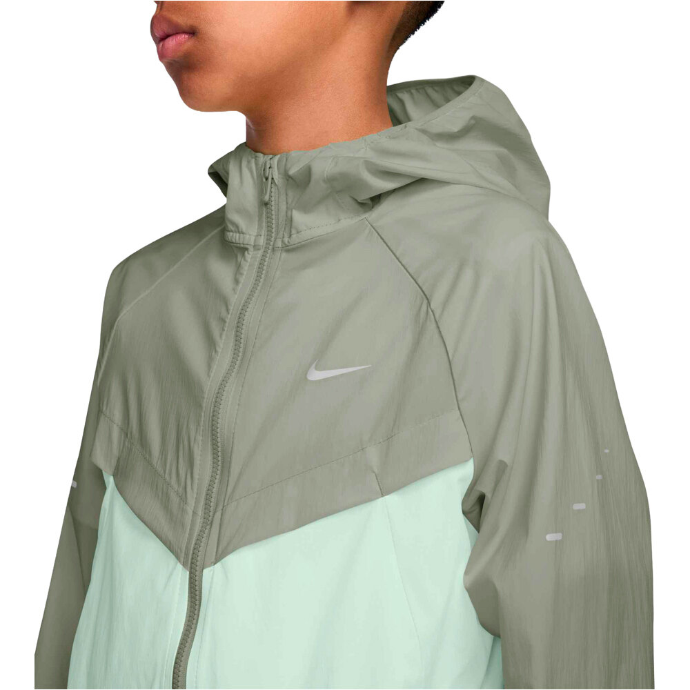 Nike chubasquero niño K NK REPEL STRIDE JACKET vista detalle
