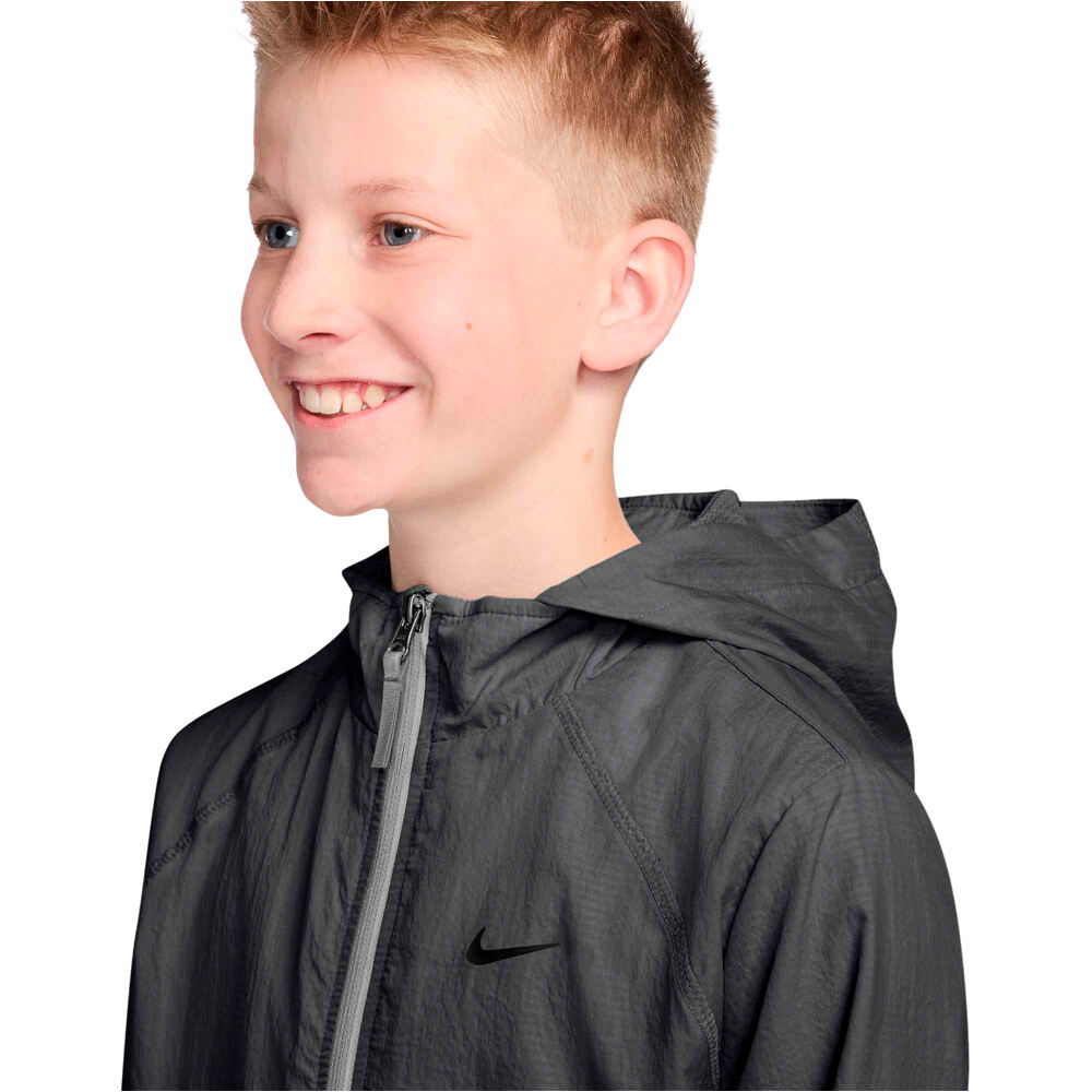 Nike chubasquero niño K NSW CITY UTILITY FZ WVN JKT vista detalle