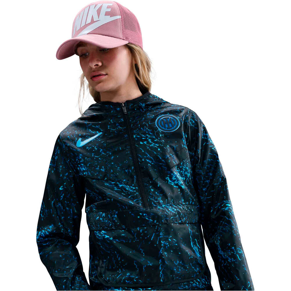 Nike chubasquero y chaquetones entrenamiento fútbol niño INTER BNSW AMPLIFY ANORAK WRGX vista detalle