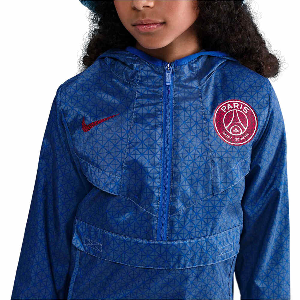 Nike chubasquero y chaquetones entrenamiento fútbol niño PSG BNSW AMPLIFY ANORAK WR vista detalle