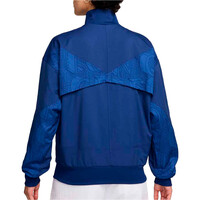 Nike chubasqueros y chaquetones entrenamiento fútbol CHELSEA 25 WNK DF STRK ANTHM JKT vista trasera