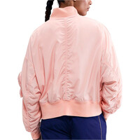 Nike chubasqueros y chaquetones entrenamiento fútbol FRANCIA 25 W NSW ESSNTL OS BOMBER vista trasera