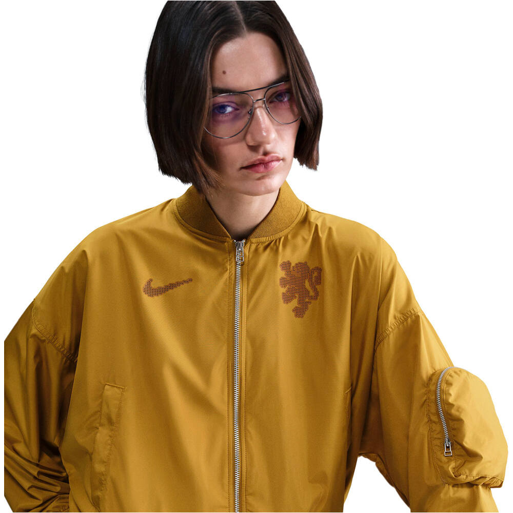 Nike chubasqueros y chaquetones entrenamiento fútbol HOLANDA 25 W NSW ESSNTL OS BOMBER 03