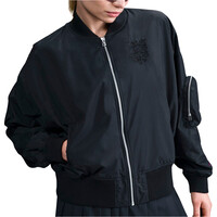 Nike chubasqueros y chaquetones entrenamiento fútbol INGLATERRA 25 W NSW ESSNTL OS BOMBER vista detalle